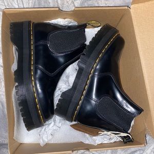 Dr Martens 2976 Quad Chelsea Boot
